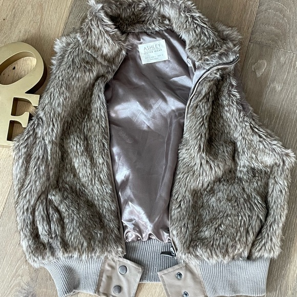Ashley By 26 Faux Fur Vest - Brown and Gray - Picture 2 of 9